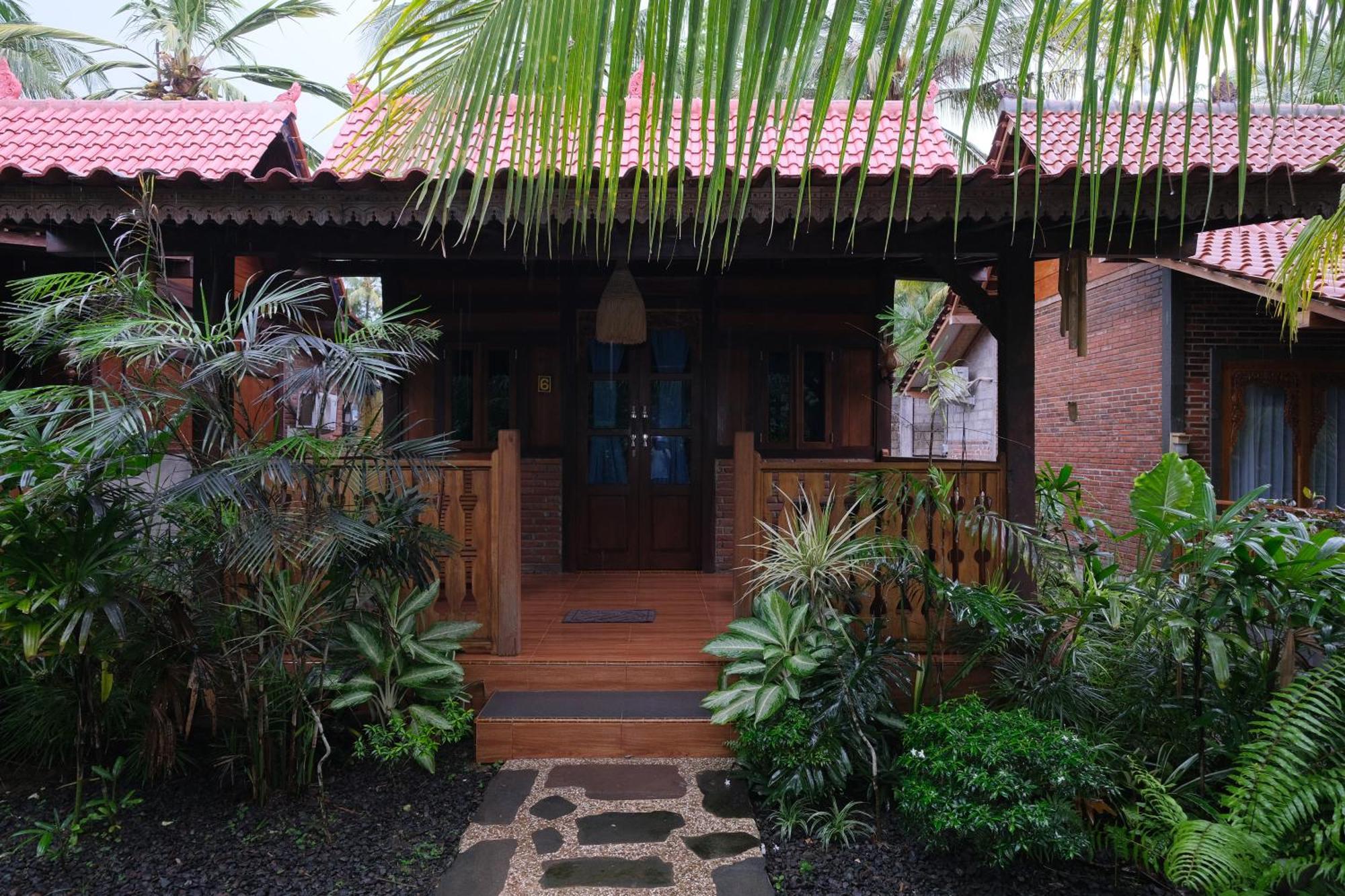 Java Turtle Lodge Meru Betiri بانيووانجى الغرفة الصورة